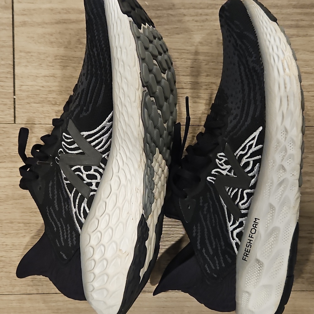 New Balance Black and White Athletic Shoes - Picture 4 of 4